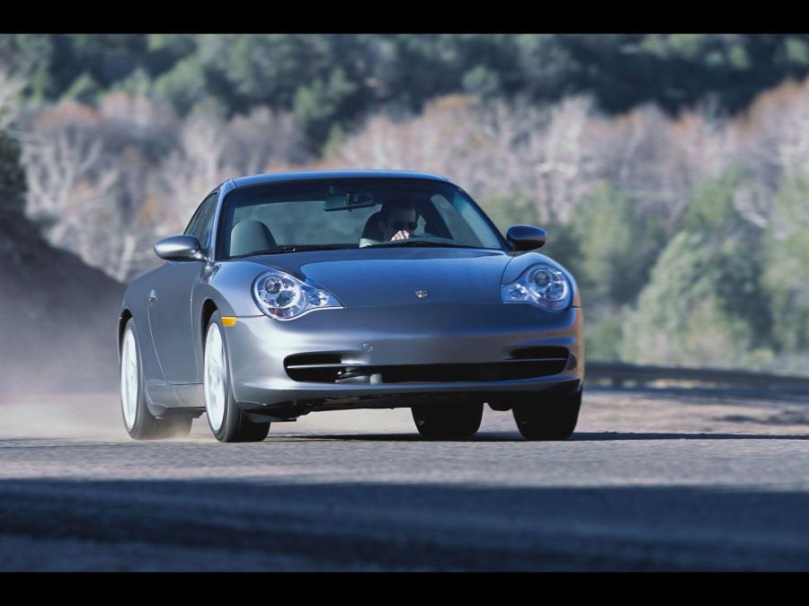  Porsche 911 Carrera 2004 года  (фото 8 из 14)